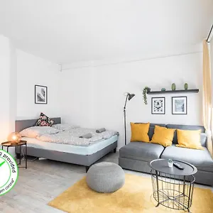 Spacious With 2 Bedrooms Apartment